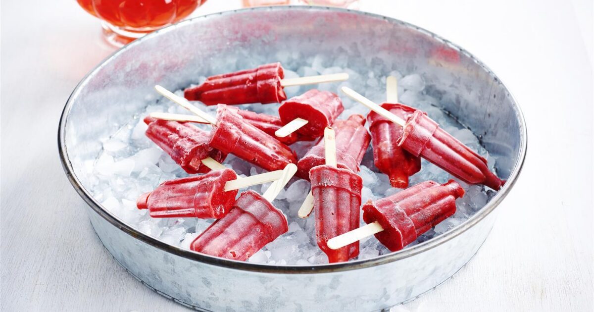 Frozen Raspberry Popsicles | Crop's