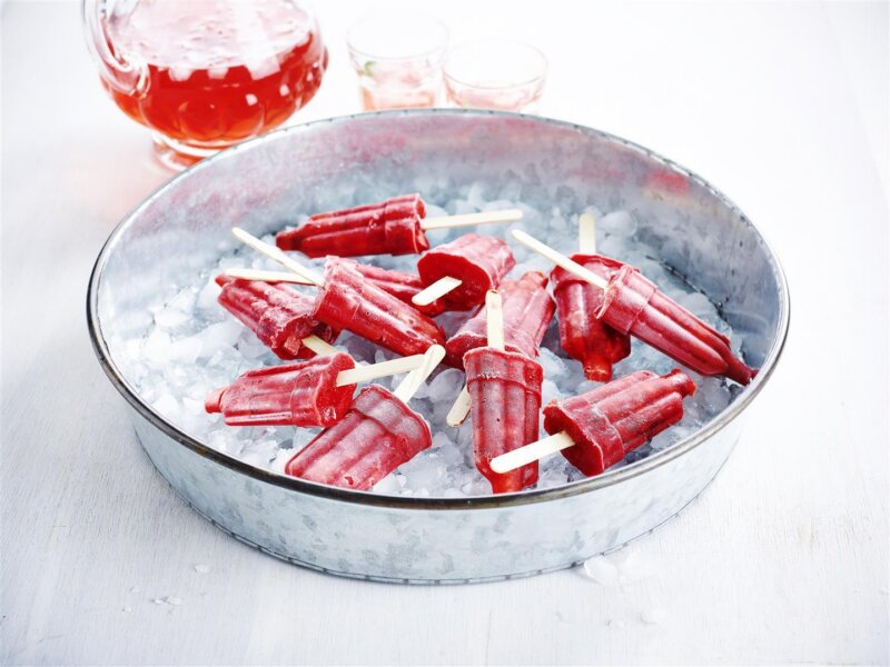 Frozen Raspberry Popsicles