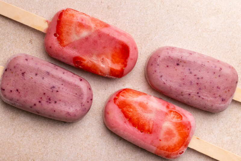 Berry-protein ice lollies