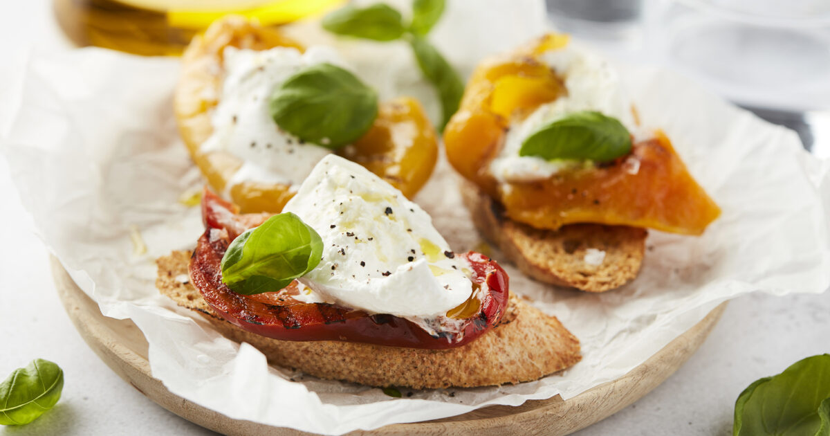 Bruchetta with grilled bell peppers & burrata | Crop's