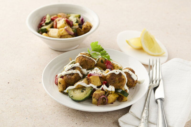 Grilled potato mix & falafel with yoghurt