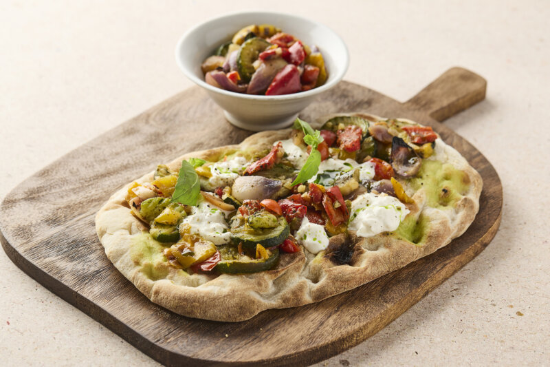 Pizza with grilled vegetables
