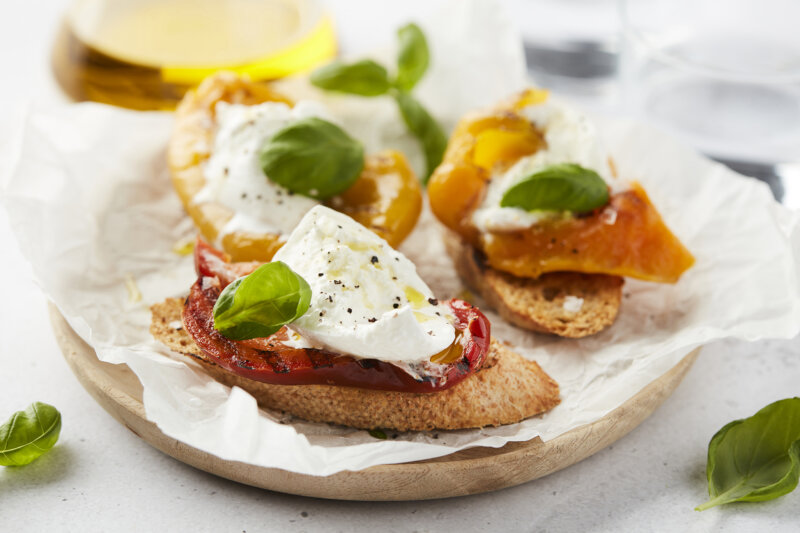 Bruchetta with grilled bell peppers & burrata